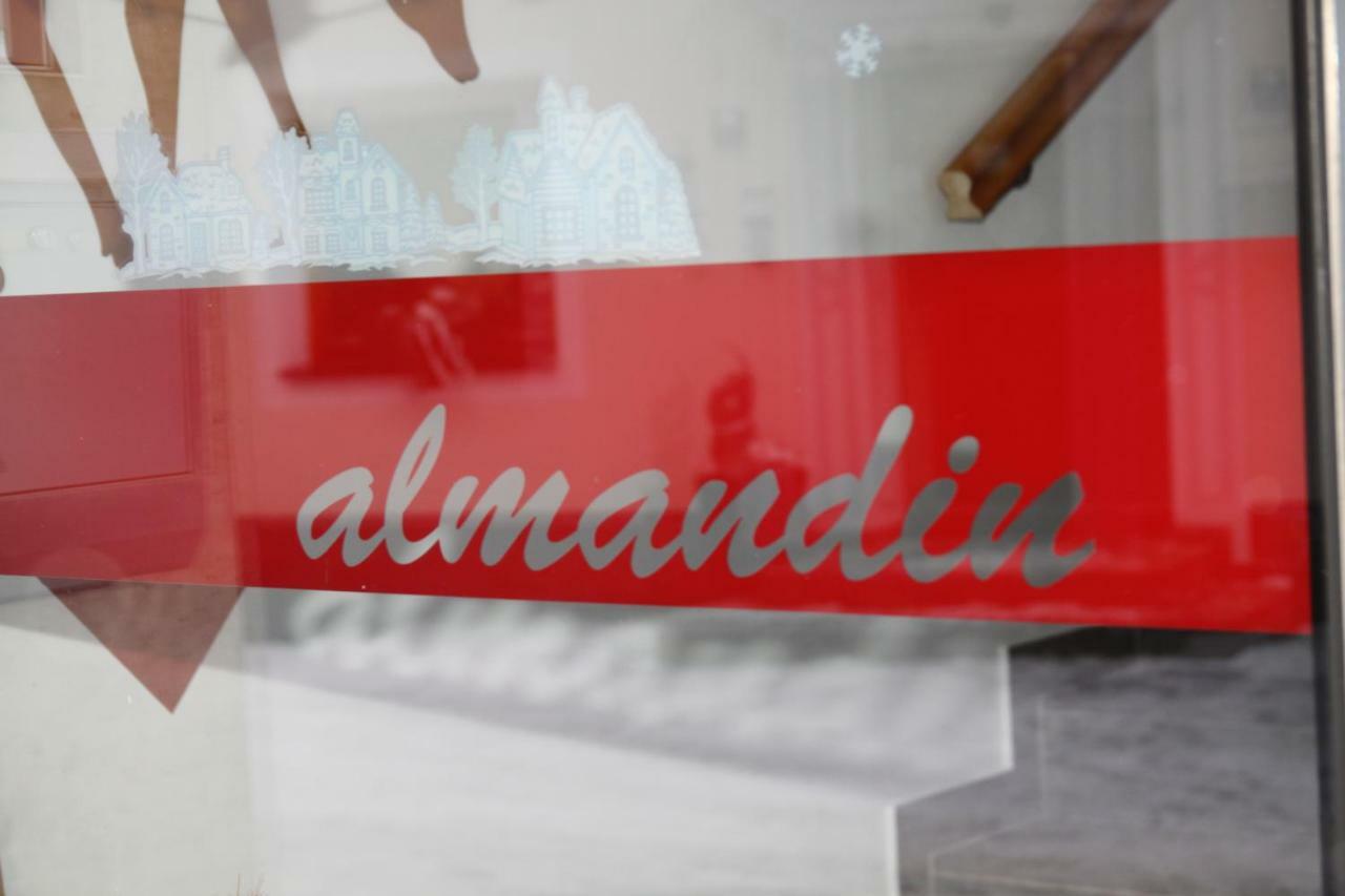Almandin Apartments 伊施格尔 外观 照片